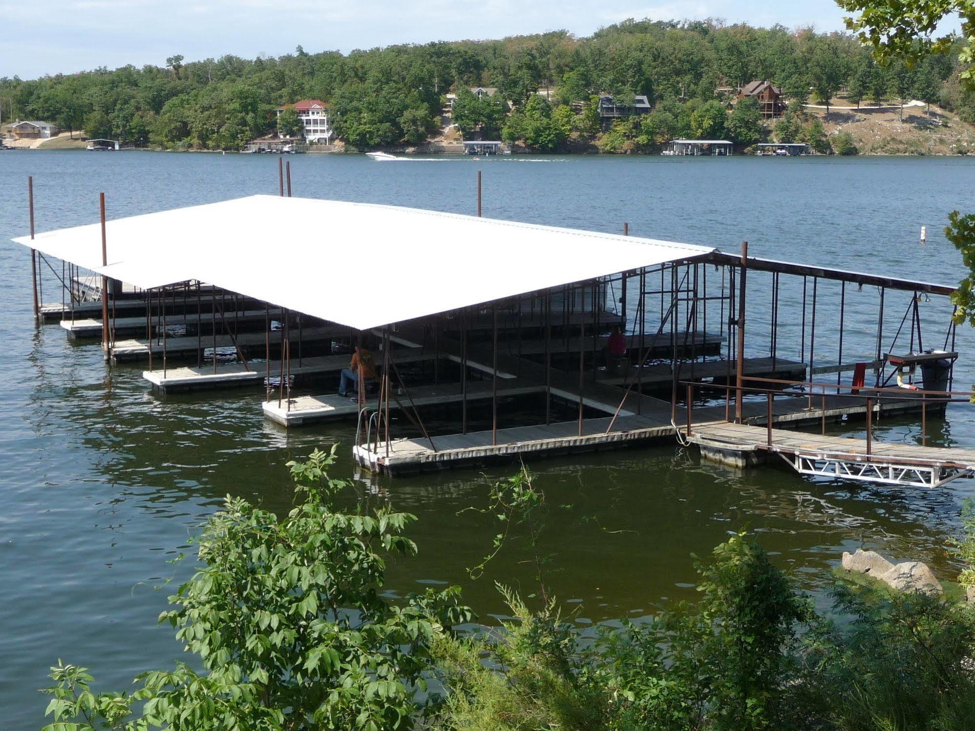 Wilsons On The Lake Hotel Camdenton Exterior foto